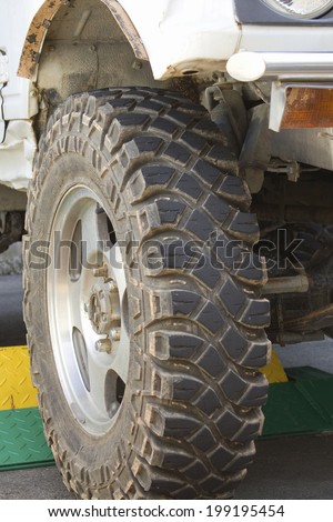Mud Tires Of Four-Wheel-Drive Vehicle