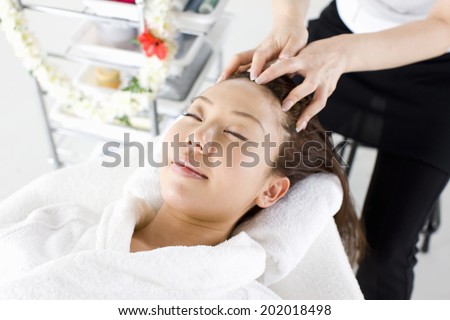 An Image of Scalp Massage
