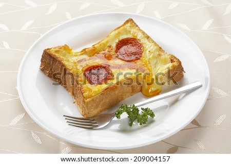 An Image of Pizza Toast