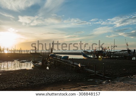 Morning sea fishing village of Long water and muck light and superb local amenities.