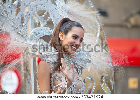 LAS PALMAS - February 14: Carnival queen heads the main parade, February 14, 2015 in Las Palmas, Gran Canaria, Spain