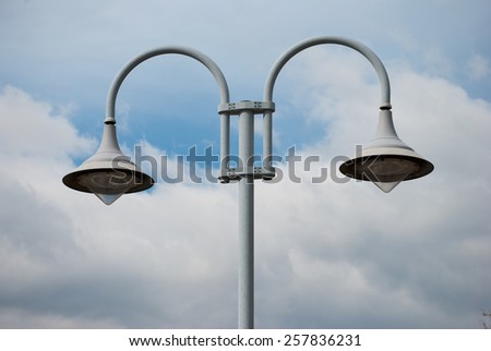 Double modern street lamp cup style