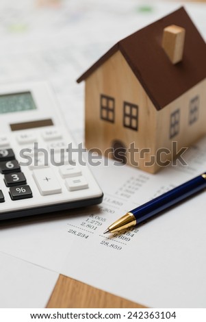Calculating construction costs of a house