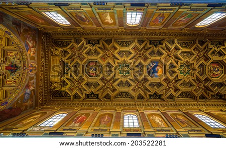 ROME - JULY 24:interior of The basilica of Santa Maria in Trastevere (one of the oldest churches in Rome) on July 24, 2013. Rome. Italy.