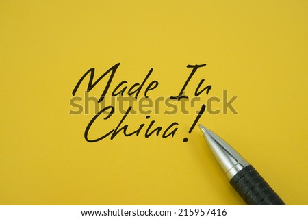 Best Price! note with pen on yellow background