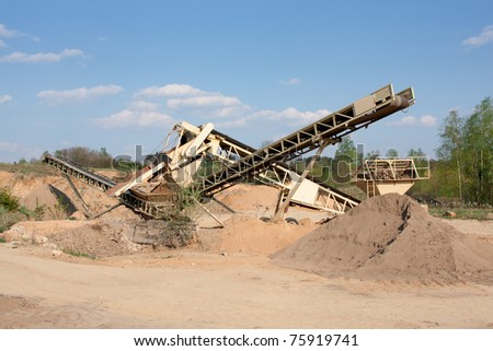 Belt conveyors in a sand pit