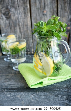 detox water with a lemon and mint