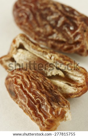 Dry or soft dates