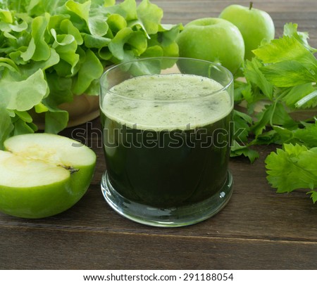 green apple and vegetable smoothie  for health.