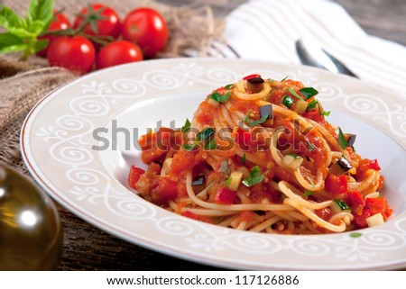 Spaghetti with tomato sauce and vegetable