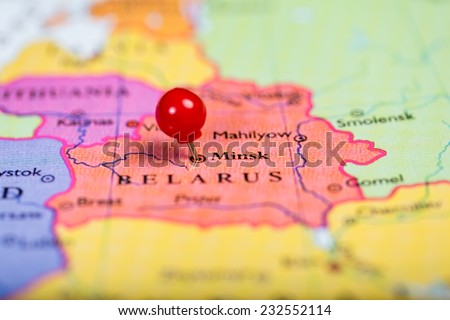 Map of Europe with a round red push pin placed on the city of Minsk
