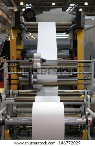 Machine from the manufacture of plastic packages from rolls