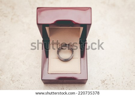 Wedding Rings in Ring Box - Faded Style