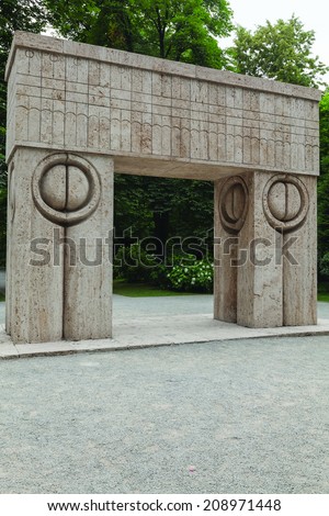 The Gate of the Kiss Stone Sculpture Made By Constantin Brancusi