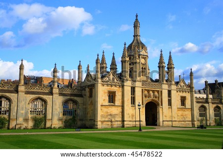 Eastern gate to King\'s College of Cambridge University