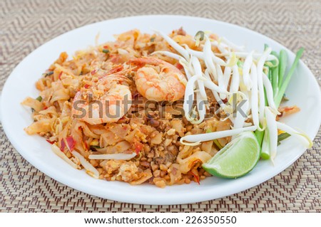 fried noodles thai style with prawns (pad thai), stir-fried thai noodles