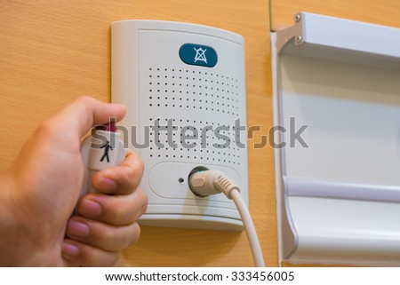 Communication device for contacting between patient and nurse or doctor in case of emergency or needing help in hospital