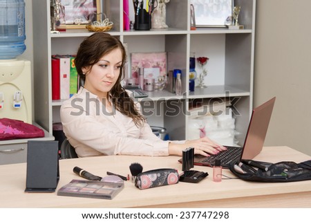 Secretary distracted from the important message of cosmetics