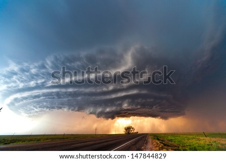 Beautifully Structured Supercell Thunderstorm In American Plains