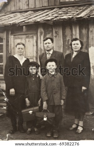 Family, old photographs, the forties of the nineteenth century