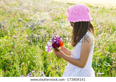 Child to pick the flowers