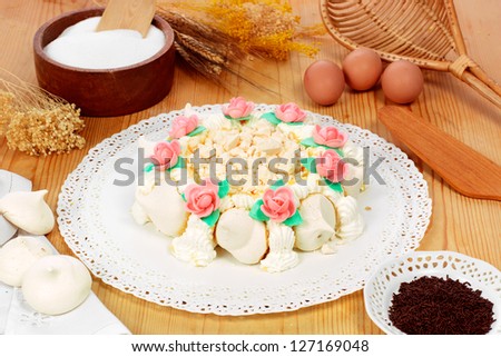 Meringue cake, setting