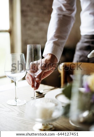 Elegant Restaurant Table Setting Service for Reception