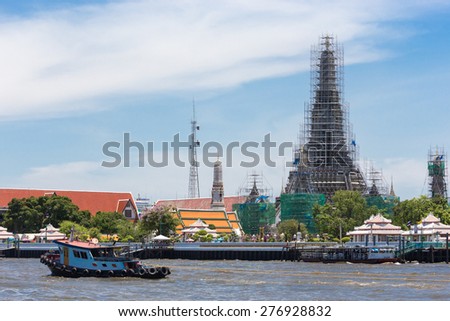 Wat Arun Buddhist religious places of importance in the repair process, Bangkok, Thailand