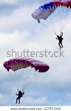 parachutists
