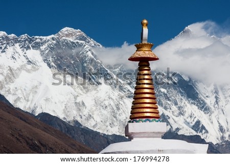 View of stupa at Tengboche Monastery with Mt. Everest, Nuptse to Lhotse ridge and Ama Dablam in the background, Tengboche, Solu Khumbu, Nepal.