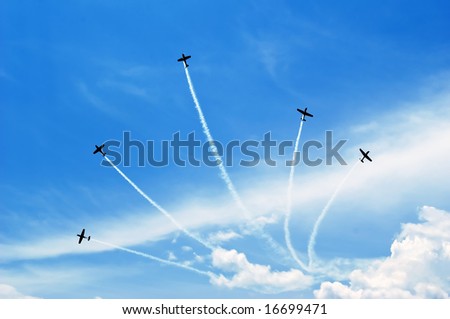 5 planes are making \