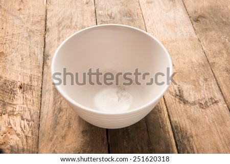 empty dish, dirty View from above on wooden table.