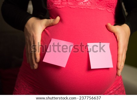 Pregnant woman wants to choose the baby\'s name
