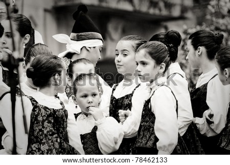 PONTEVEDRA, SPAIN - MAY 1: unidentified Folk dance group from Galicia are prepared to dance during the celebration of the May Festival in Pontevedra, May 1, 2011, Pontevedra, Spain.