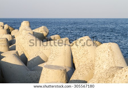 Breakwater wharf sea concrete cylinders form