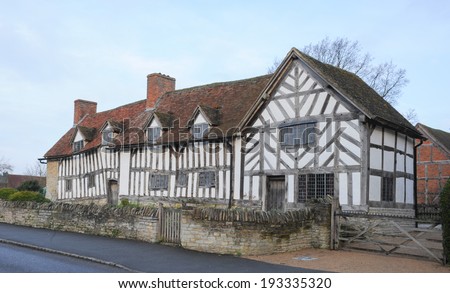 Mary Arden\'s Farm in Wilmcote, Stratford upon Avon.She was the mother of William Shakespeare and the farm is now run by the Shakespeare Birthplace Trust.