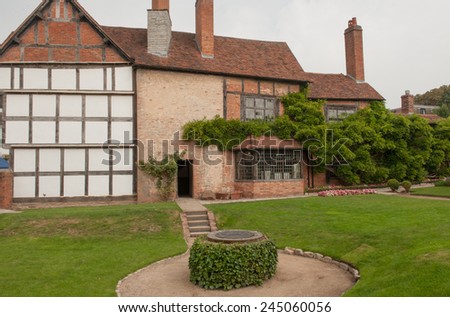 New Place or Nash\'s House, next door to the ruins and gardens of William Shakespeare\'s final Residence, High Street, Stratford upon Avon, Warwickshire, England, UK
