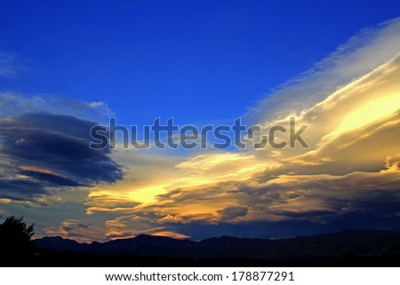 Sunset over Lake Wanaka New Zealand