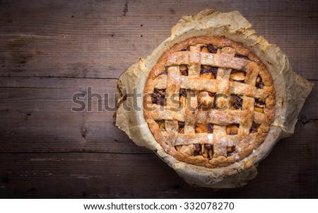 Apple/pear pie in a baking paper.