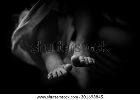 Baby feet black & white Picture