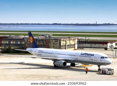 VENICE - MAR 04: Lufthansa Airbus A321-131 at the gate in Marco Polo Airport on March 04.2014 in Venice, Italy.