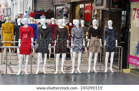 ISTANBUL - JAN 09: Mannequins dressed in clothes for sale in Istanbul on January 09.2015 in Turkey
