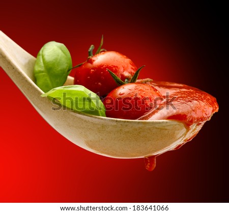 Basil pasta and tomato sauce, set