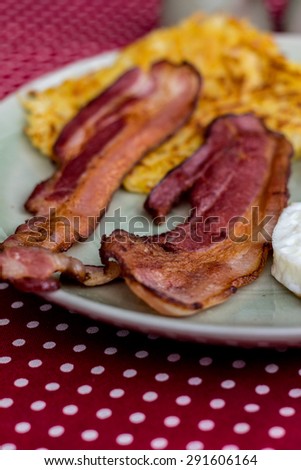 bacon and eggs breakast