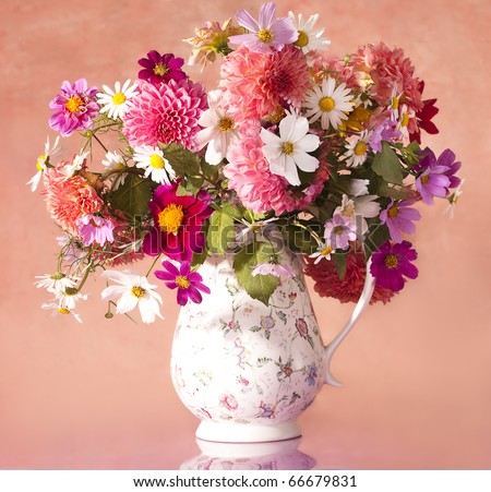 Bouquet Flowers on Bouquet Of Flowers Autumn In A Vase Stock Photo 66679831