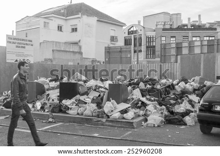 Parla, Madrid, Sapin - January 08, 2015: Due to a strike by workers in the cleaning that lasts more than a month, Parla accumulates many tons of garbage in the streets
