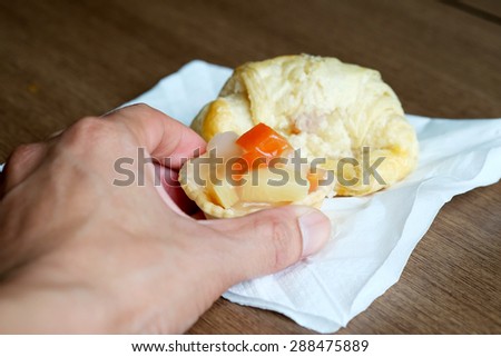 hand pick mixed fruit tart