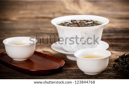 Chinese lidded bowl named gaiwan