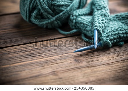 Knitting and red knitting needle