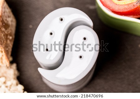 salt and pepper dispenser